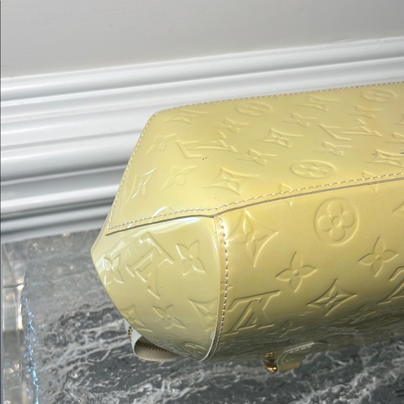 Louis Vuitton Vernis Handbag - Picture 6 of 15